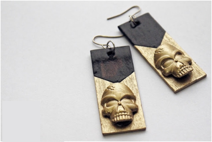  - Glam-Skull-Earrings