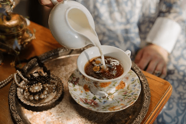 Tea Time Triumph: 6 Surprising Benefits of Drinking Tea Every Day