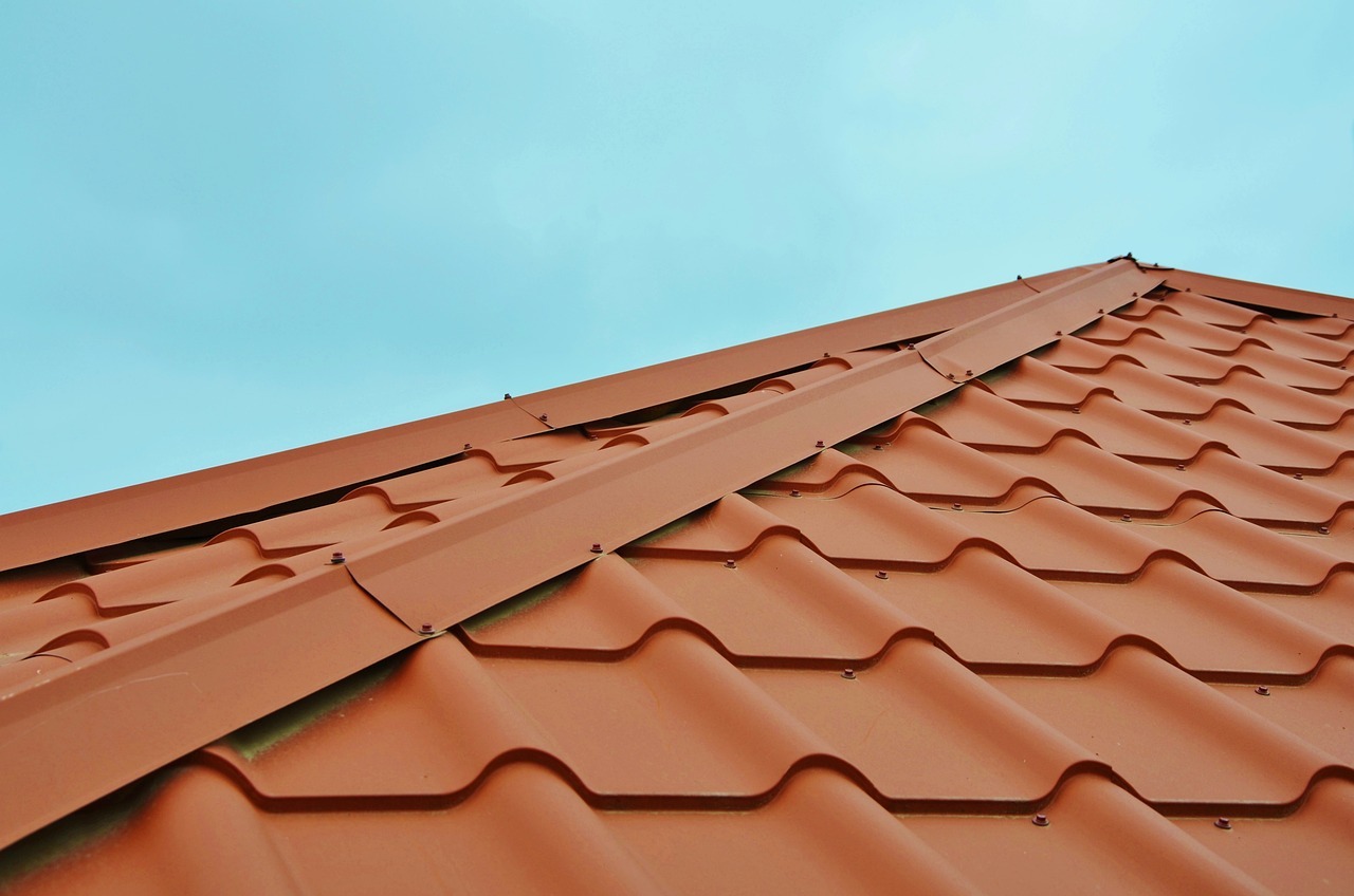 water flows freely off the roof